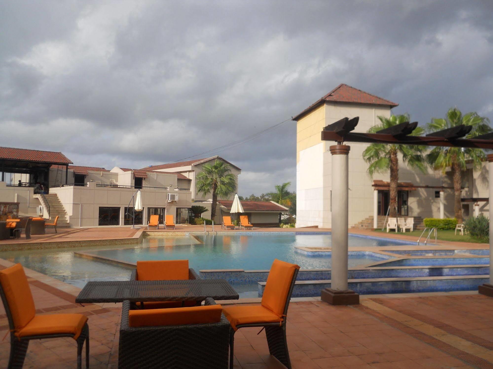 Cotton County Club And Resort Hubli Exteriér fotografie