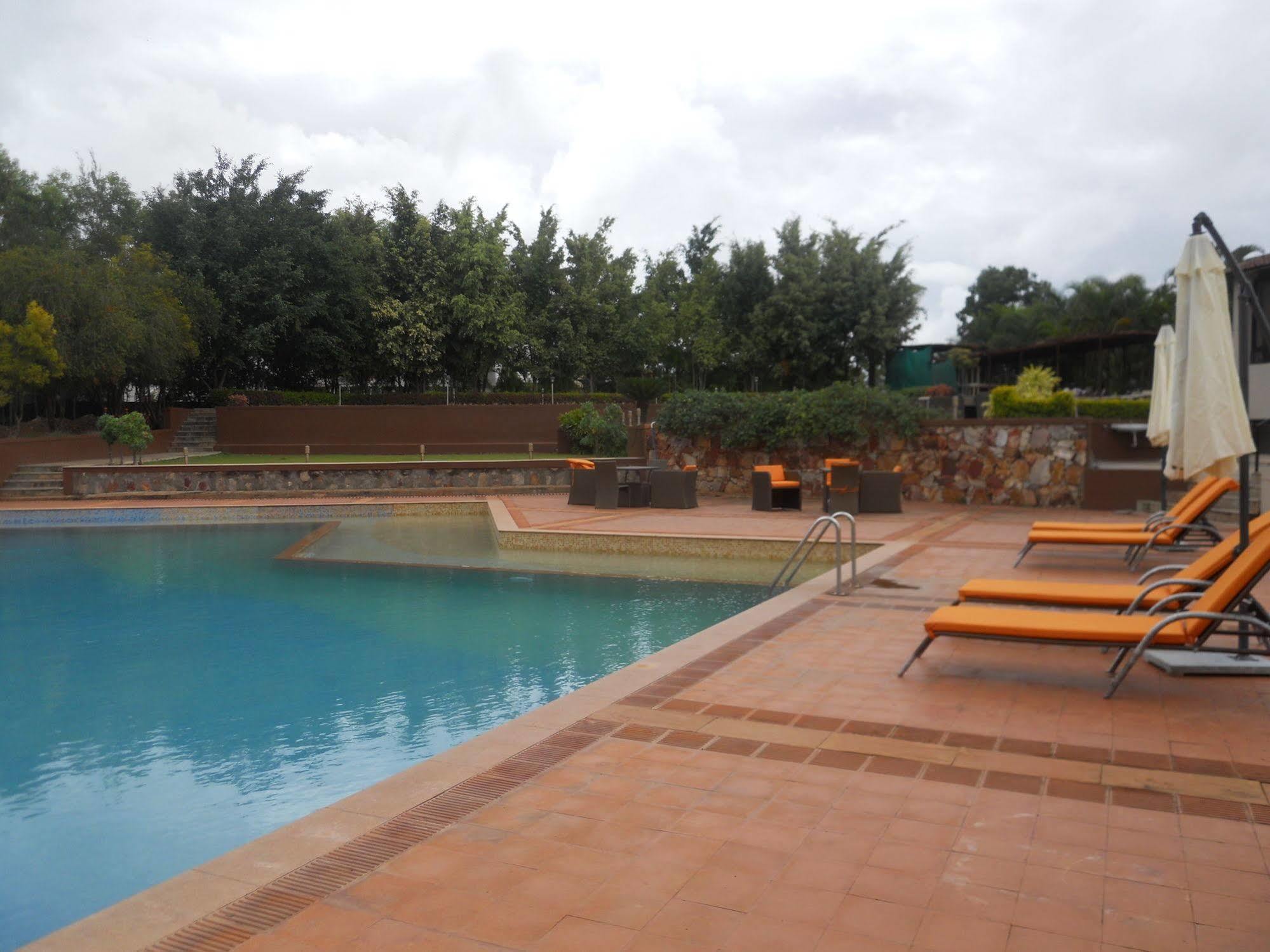 Cotton County Club And Resort Hubli Exteriér fotografie