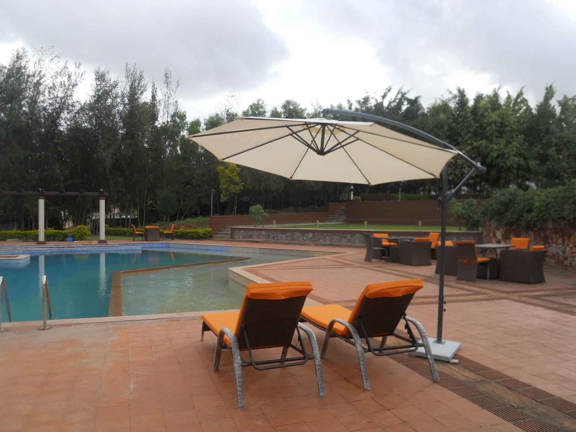 Cotton County Club And Resort Hubli Exteriér fotografie