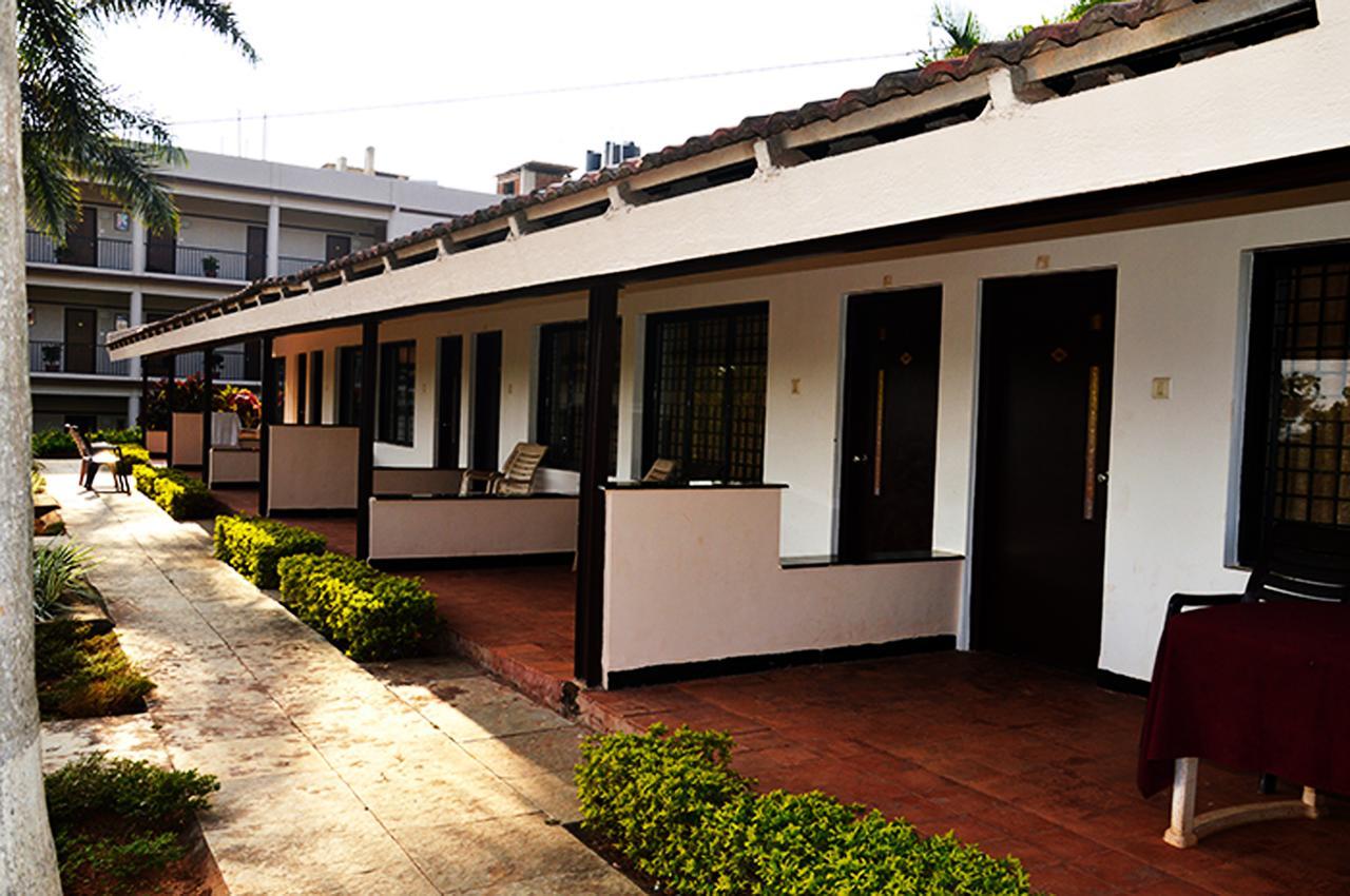 Cotton County Club And Resort Hubli Exteriér fotografie