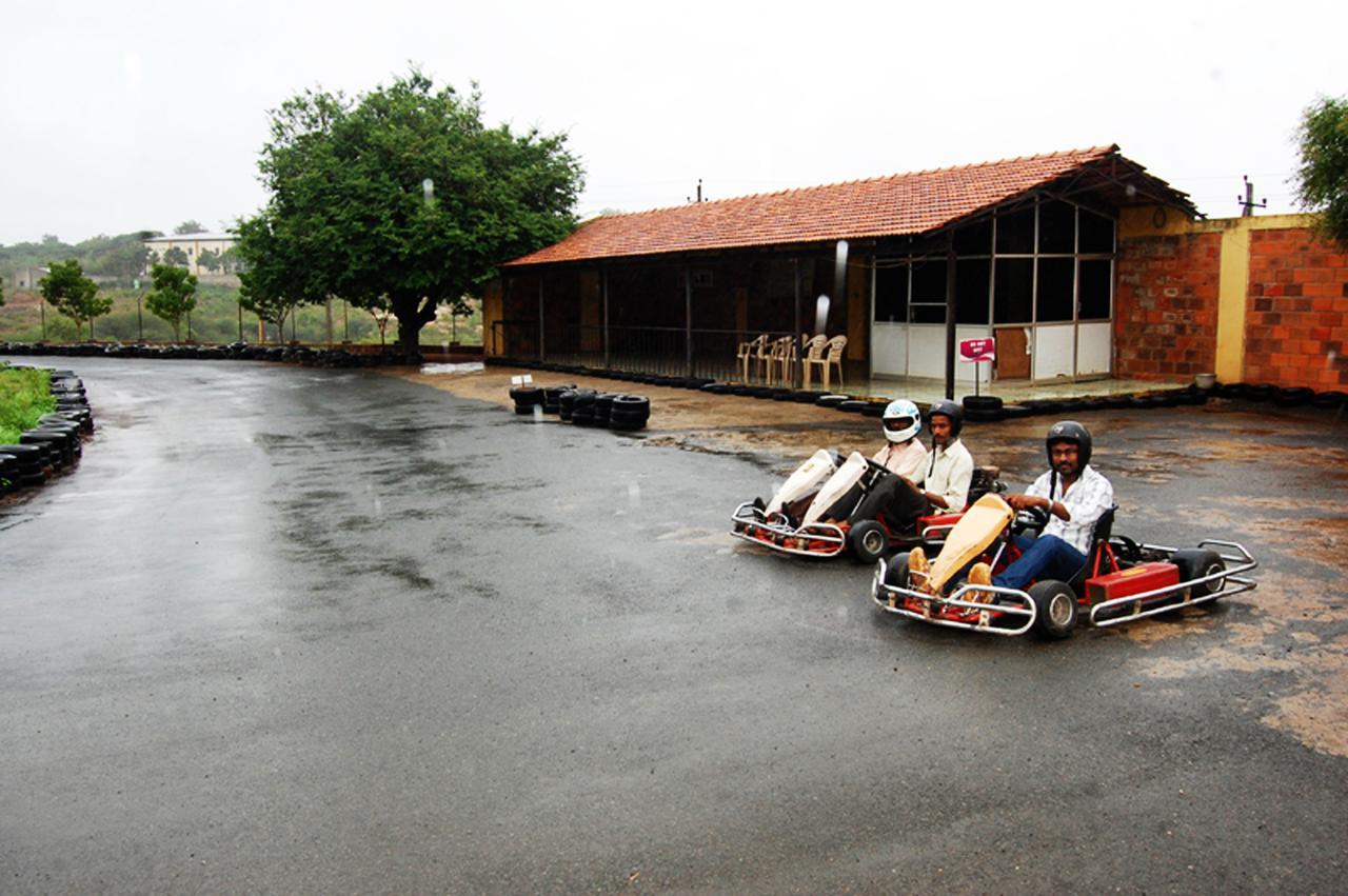 Cotton County Club And Resort Hubli Exteriér fotografie