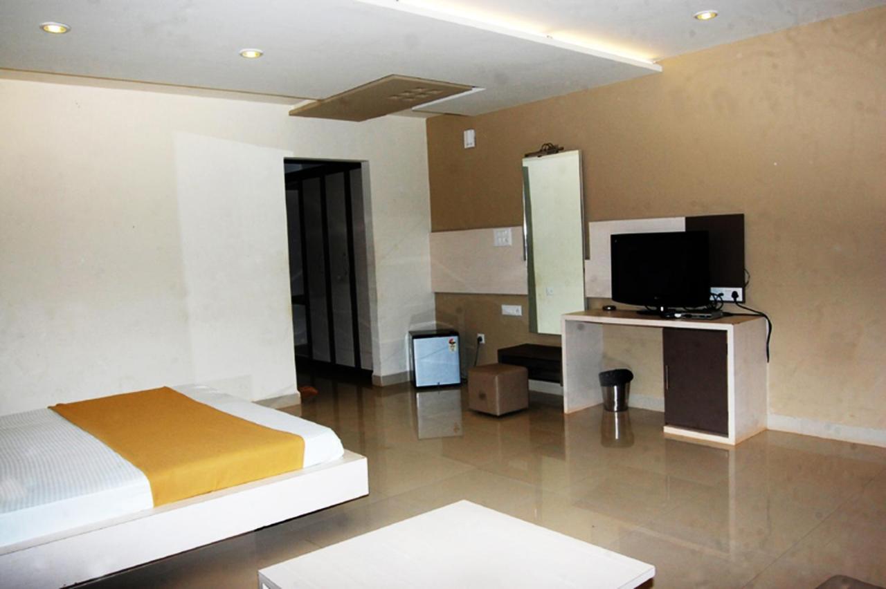 Cotton County Club And Resort Hubli Exteriér fotografie